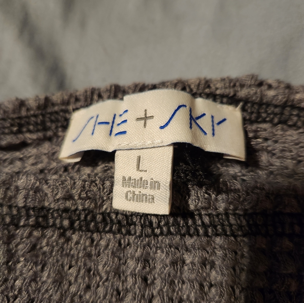 Sweatshirts - Picture 4 of 5